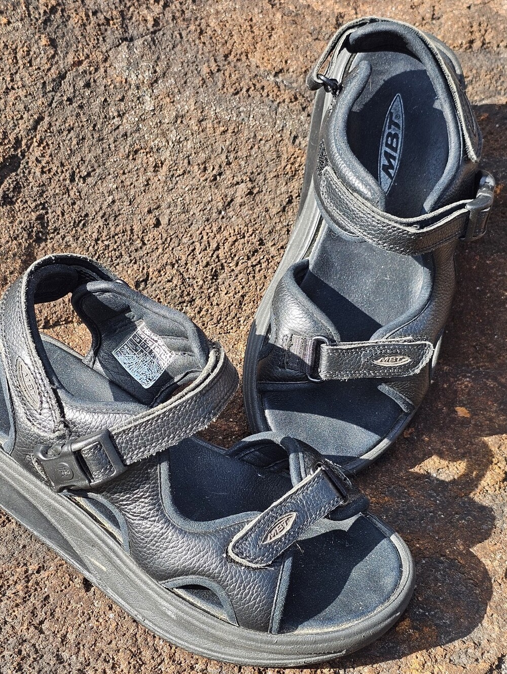 Women's Kisumu 3S Black Sandals Sz 7-7.5